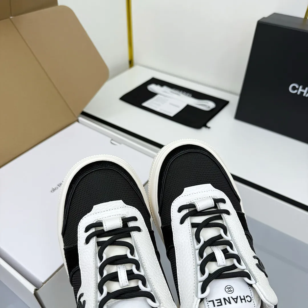 👟👟Ex-factory price 620👟👟 Chanel bread shoes ~ original calfskin panda shoes Chanel 25C latest hot style panda black and white sports shoes casual sneakers Xiaoxiang hot item classic black and white panda color coco girls must pay Fabric: original custom mixed sheepskin lining: original imported breathable mesh lining outsole: Original molded rubber + TPU combination Size: Women's 35-41